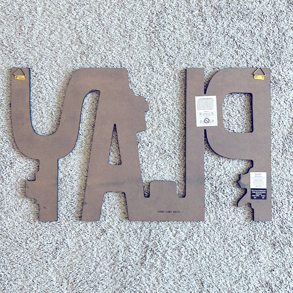 Play wood wall decor - Picture 2 of 3